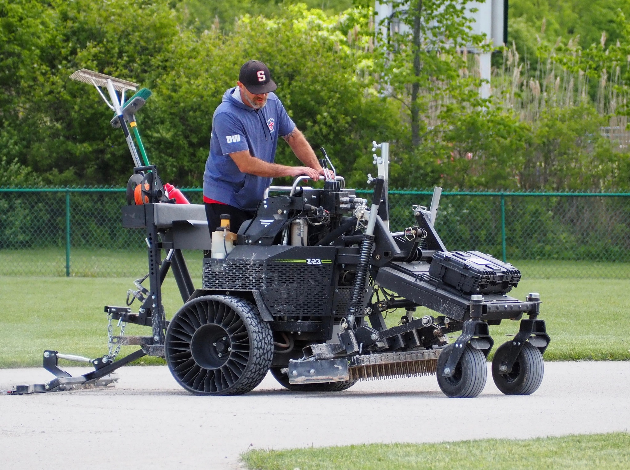 Volunteer maintaining an SCLL field